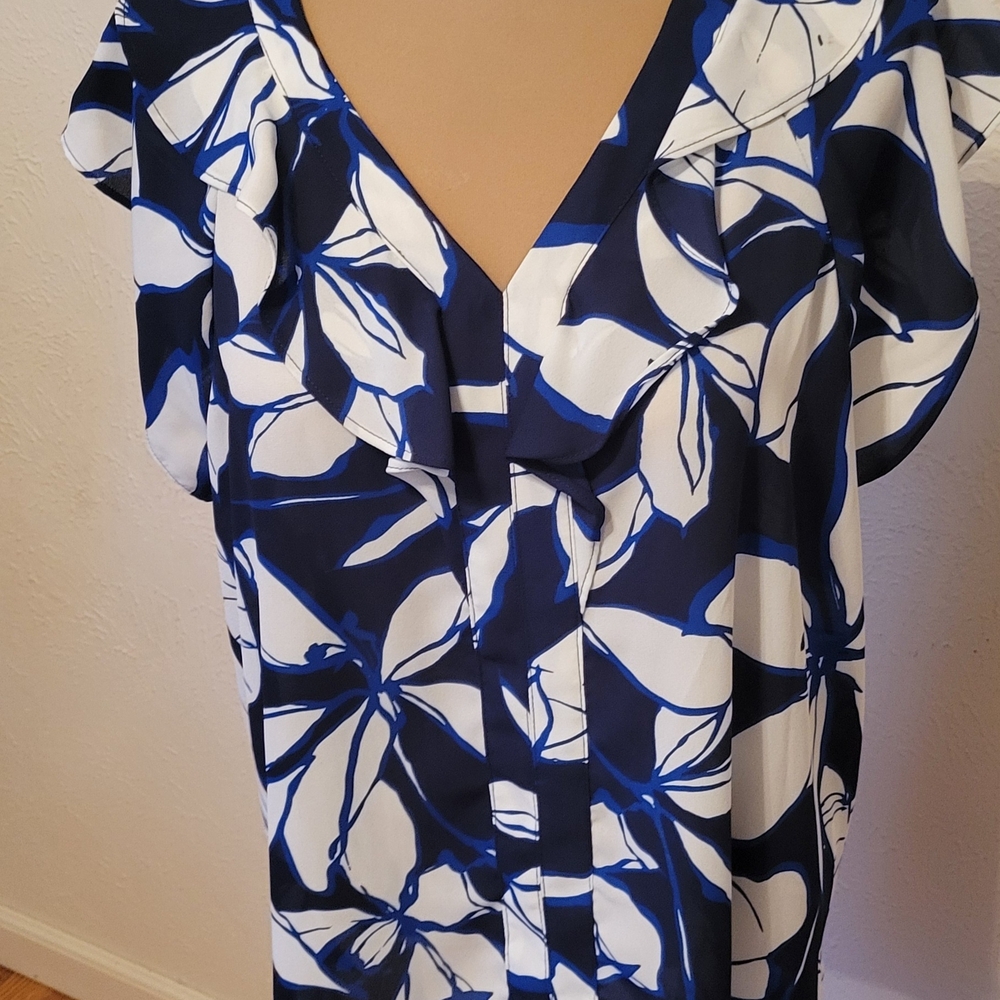 Liz Claiborne Navy and White Floral Blouse
